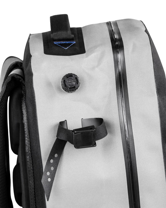 Halcyon Nomad Backpack Close-Up on Zipper, Product Image on white background, ideal for scuba divers