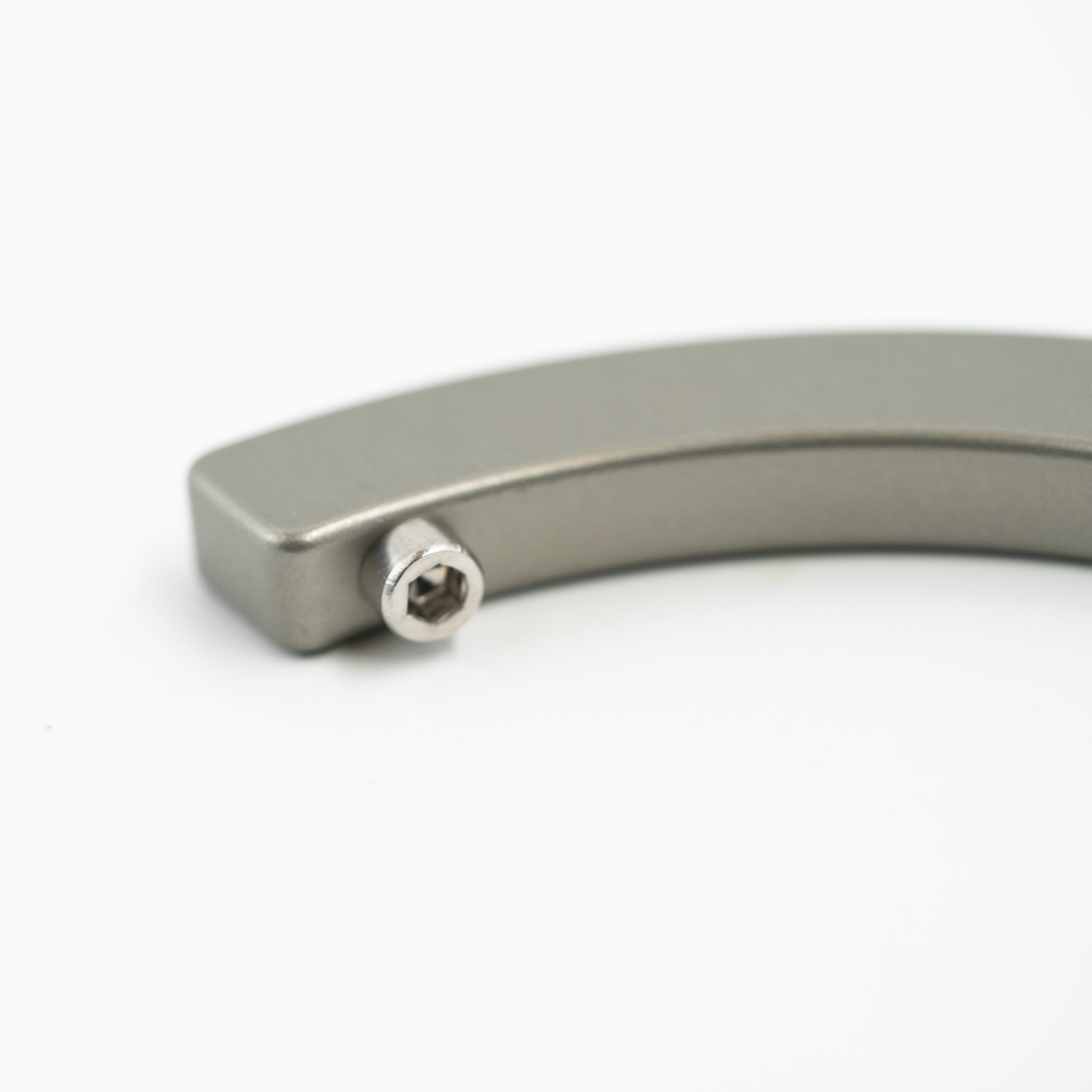 Locating pin on the hook of the JJ-CCR Tee-ADV tool