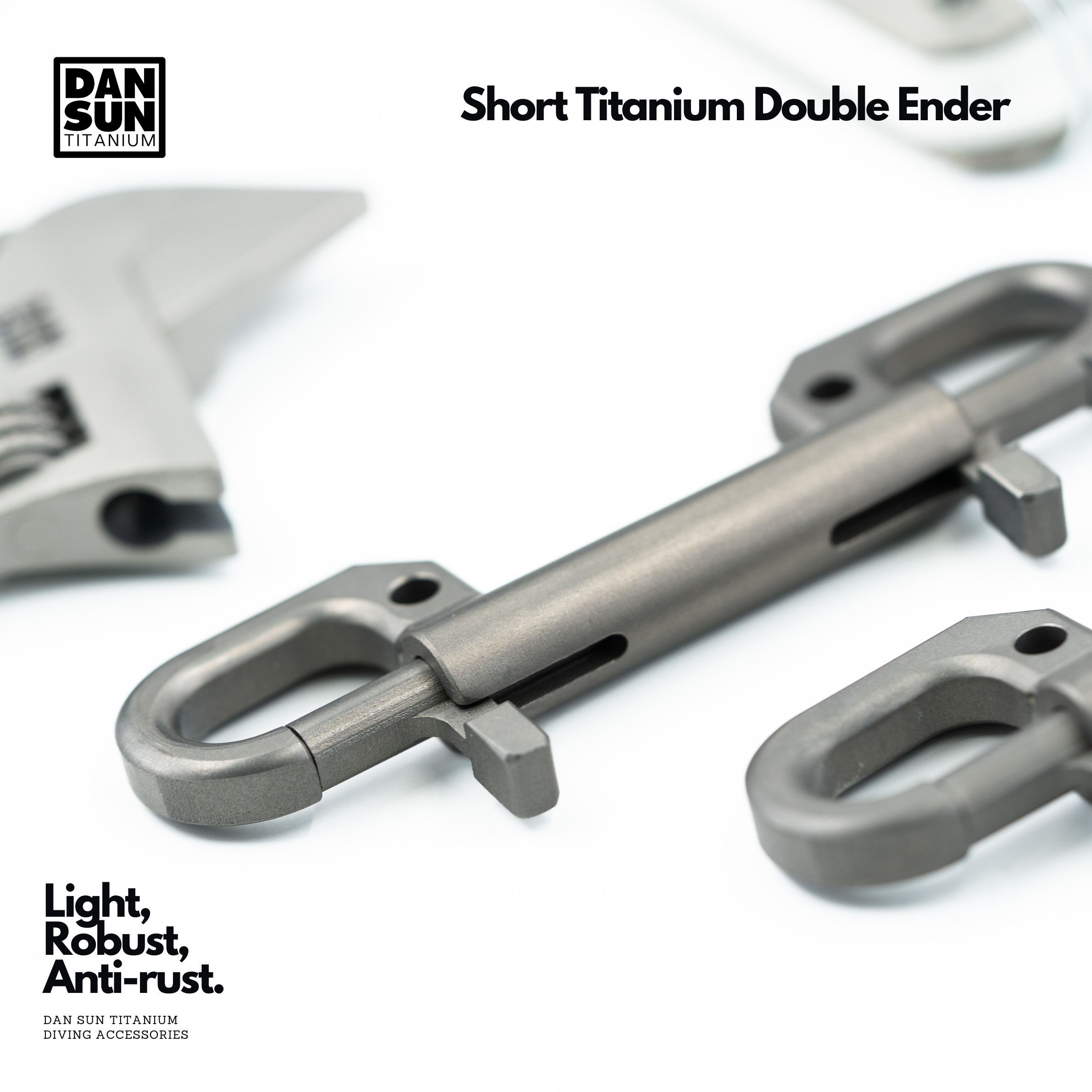 Titanium double-ender gates, close-up