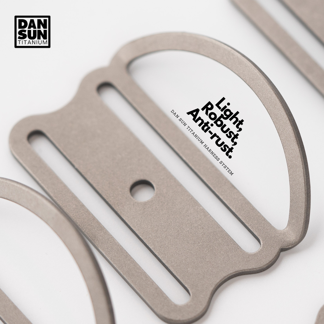 Titanium tri-glide with D-ring, close-up