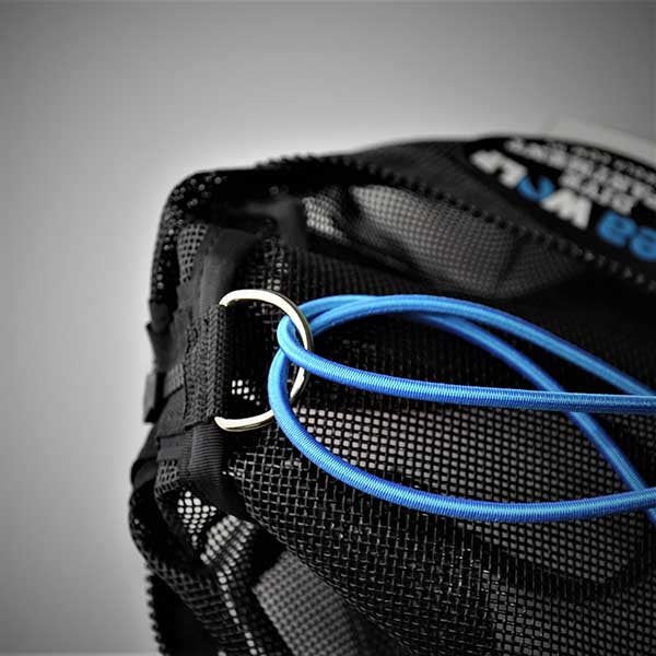 Mesh bag with the Dluxe upgrade, D-ring and blue bungee