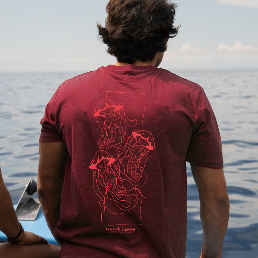 Fourth Element Men´s Jellyfish T-Shirt, worn by a diver