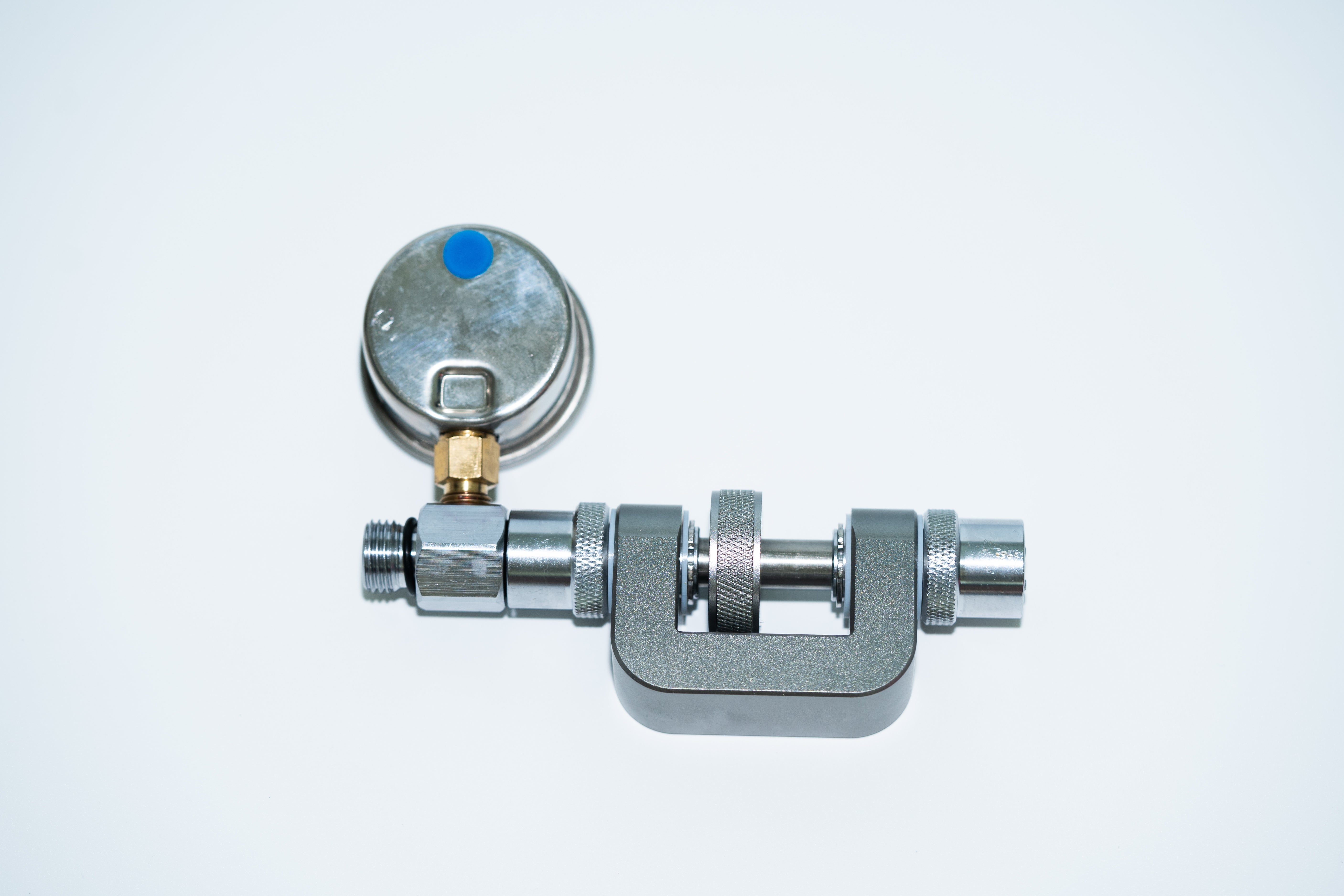 In-line adjusting tool, back view with gauge
